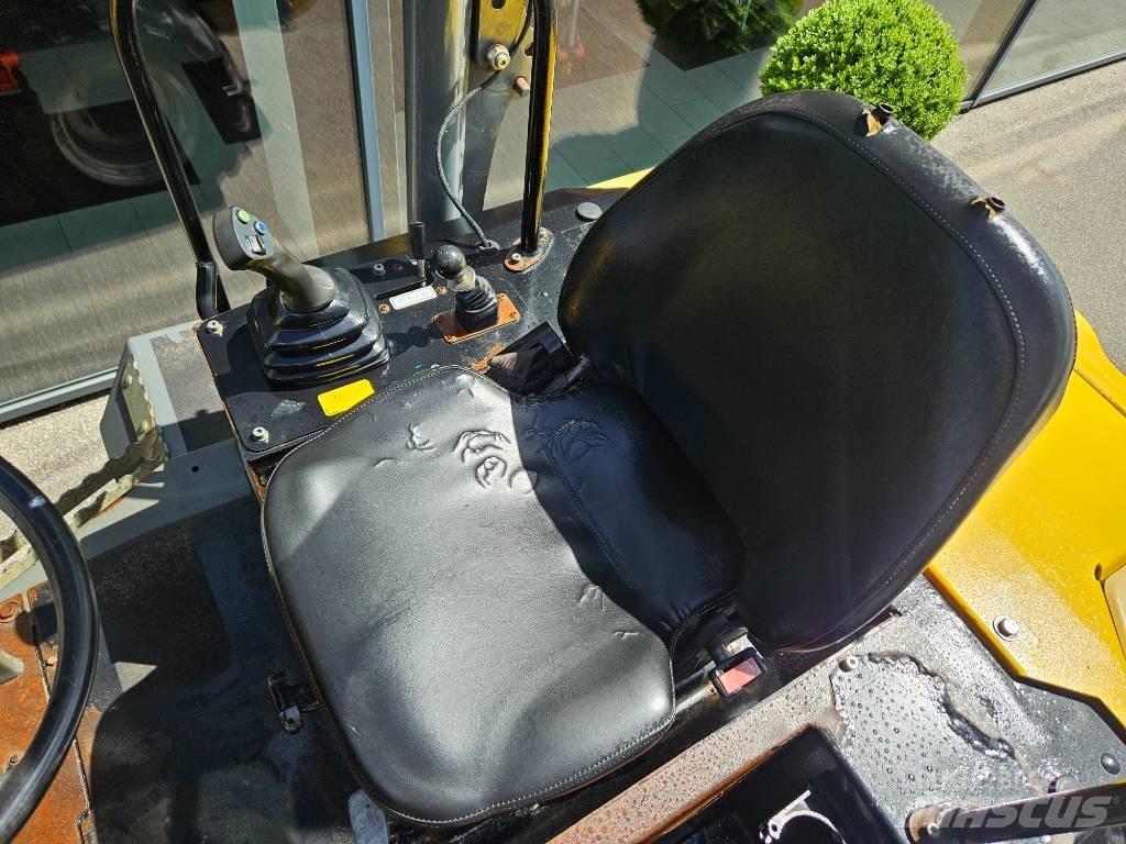 Wacker Neuson dw60 翻斗车\公路型自卸车