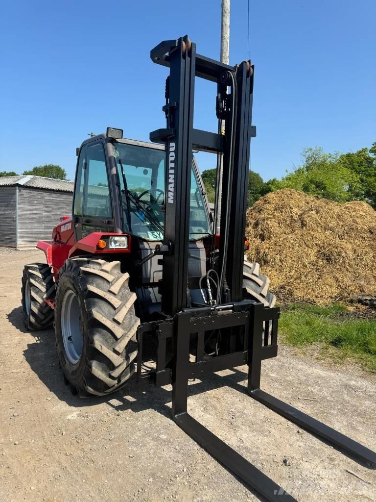 Manitou M 26.4 越野叉车|叉装车