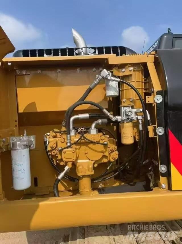 CAT 320 D2 履带挖掘机