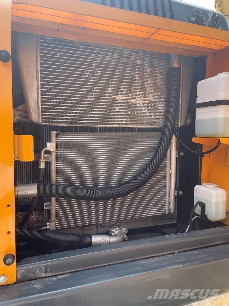 Hyundai 220LC-9S 履带挖掘机