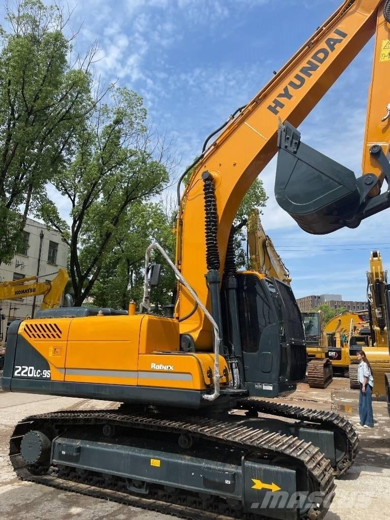 Hyundai 220LC-9S 履带挖掘机