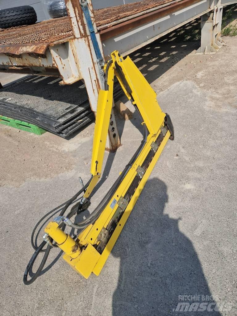 New Holland CX 8090 联合收割机