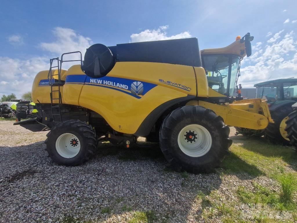 New Holland CX 8090 联合收割机