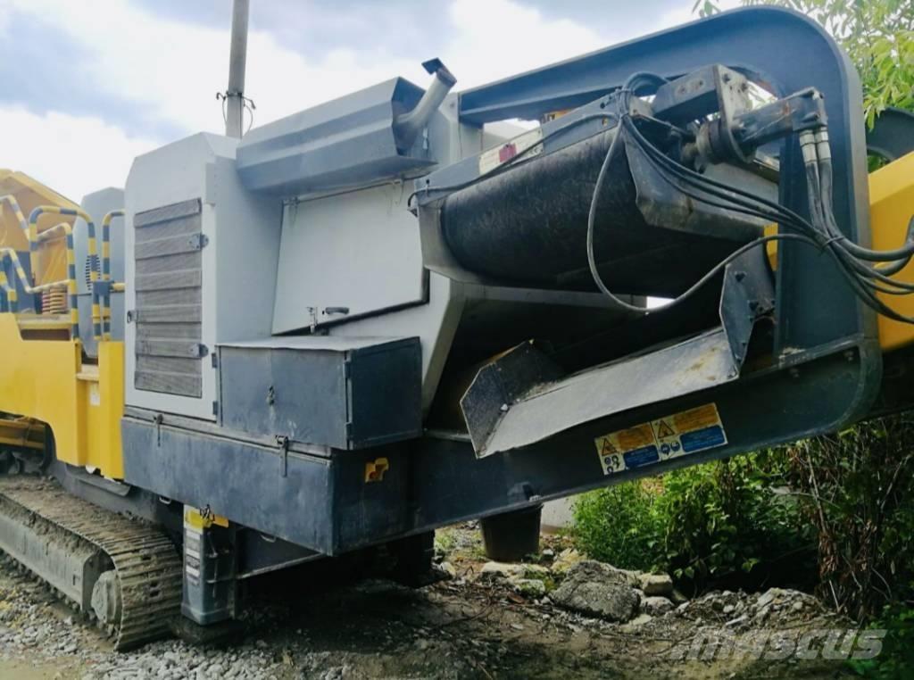 Sandvik QJ 240 移动式破碎机