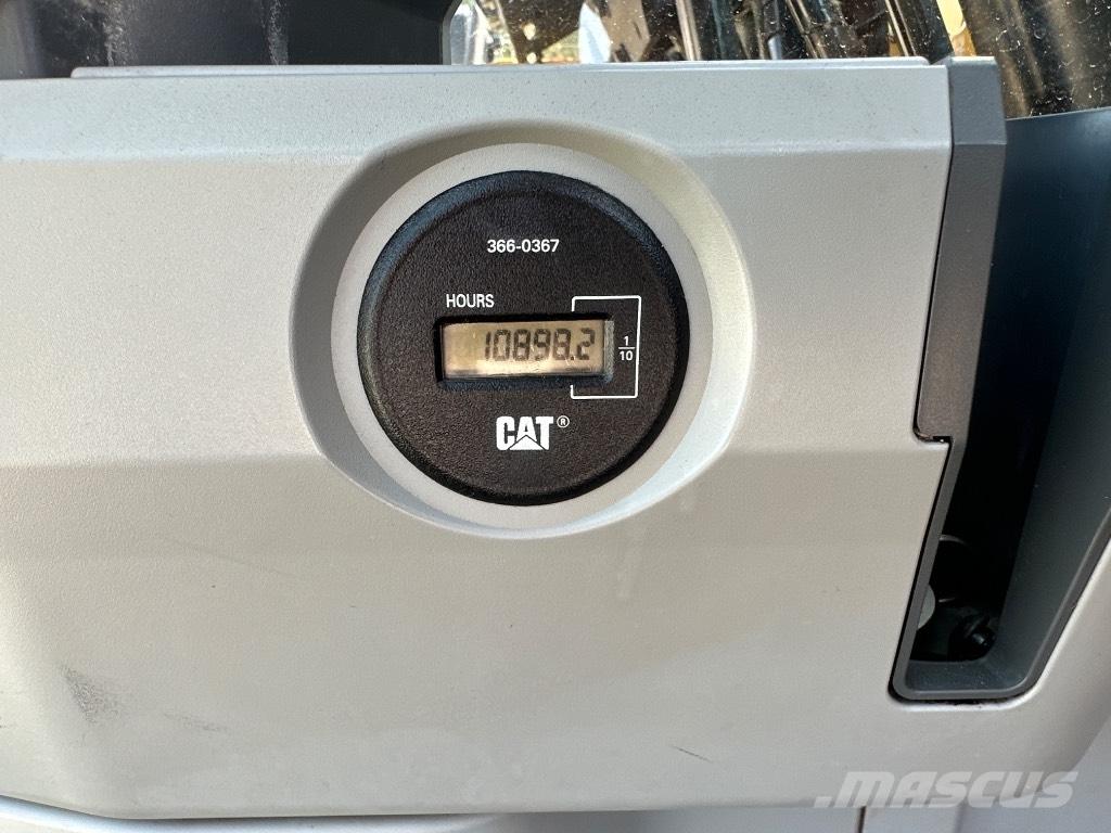 CAT 320FL 履带挖掘机