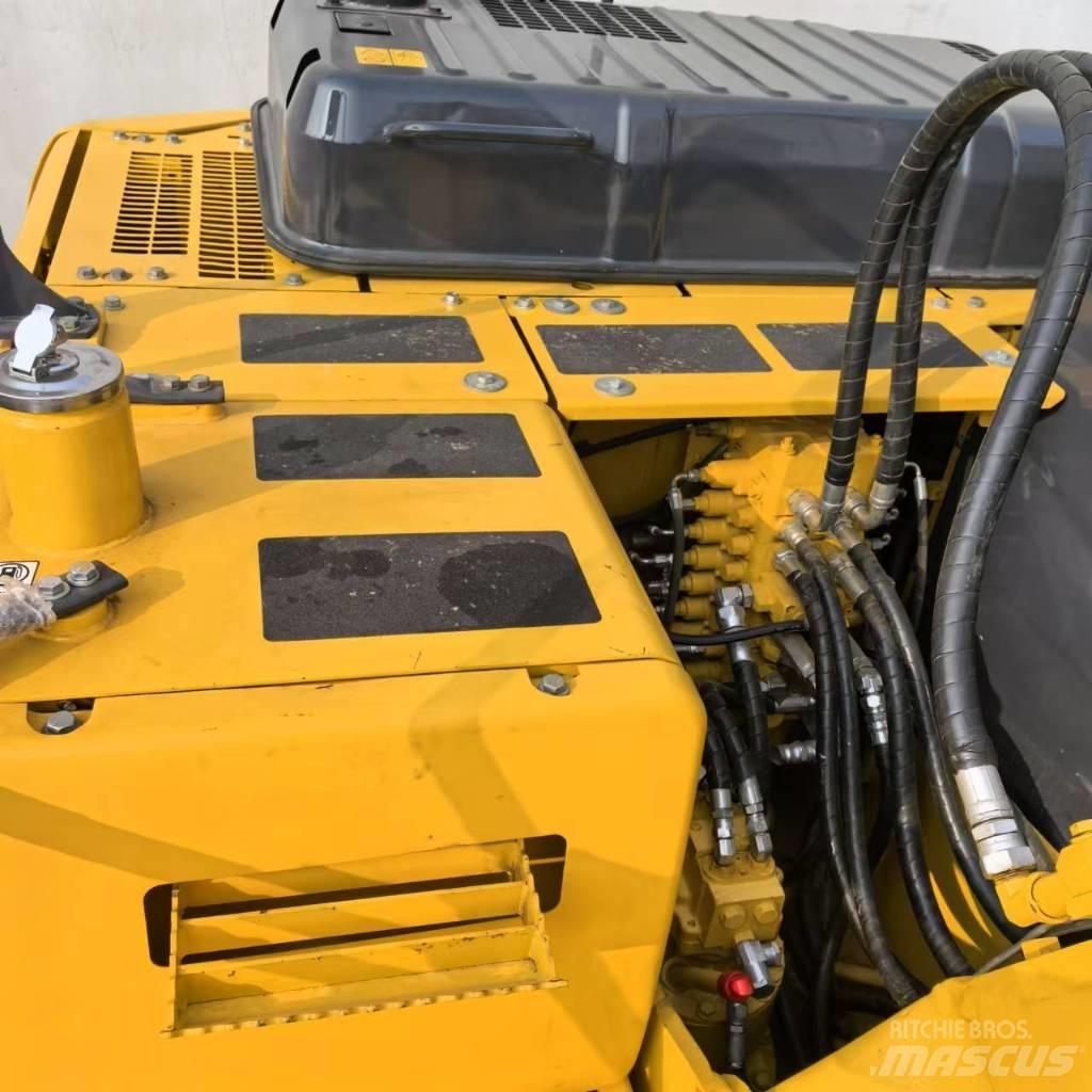 Komatsu PC 130-7 履带挖掘机