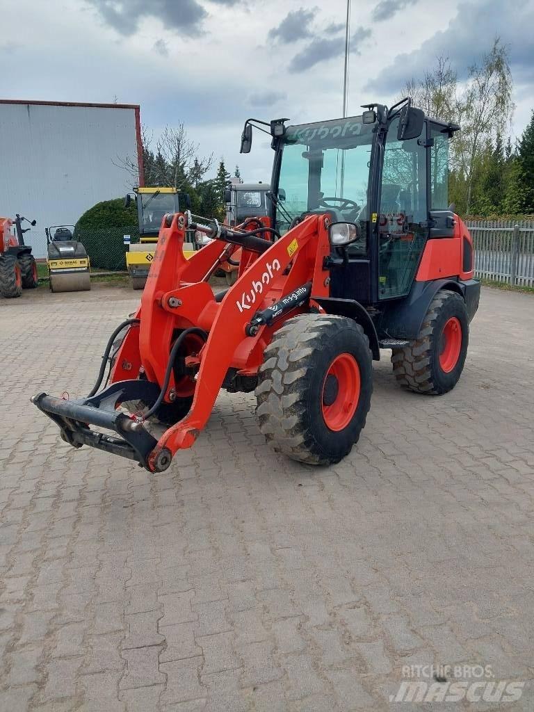 Kubota R 070 轮式装载机