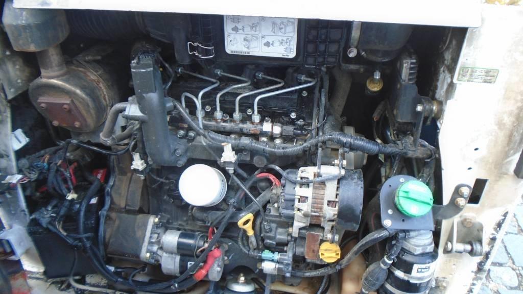 Bobcat T 590 滑移装载机
