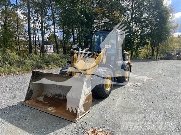 CAT 906M 轮式装载机