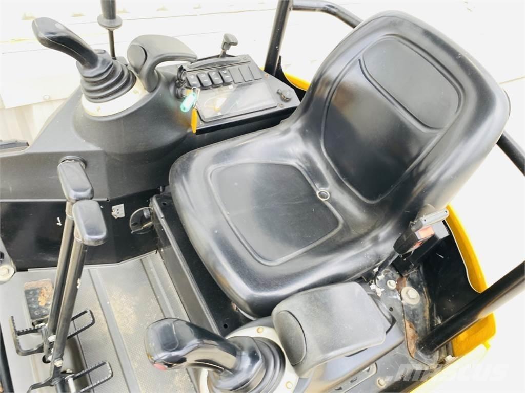 JCB 18Z-1 小型挖掘机