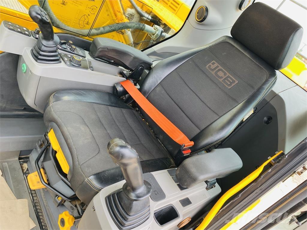 JCB 220XLC 履带挖掘机