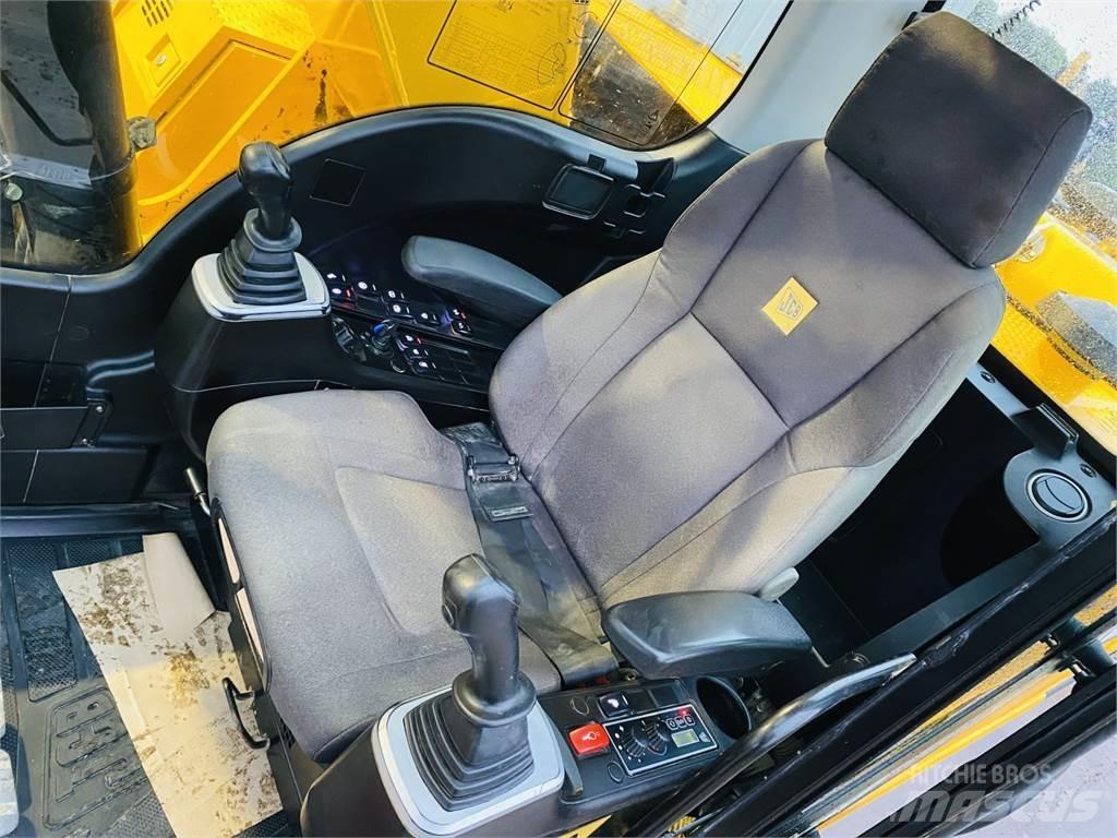 JCB JS220LC 履带挖掘机