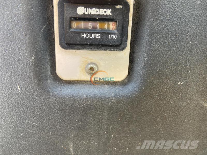 Ausa 100 AHG 刚性自卸车