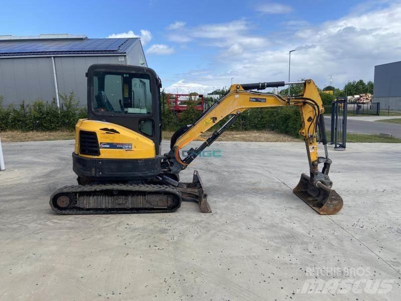 Bobcat E 35 轮式挖掘机