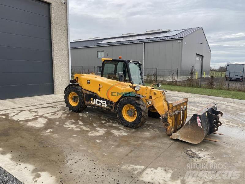 JCB 525.60 伸缩臂叉装车|叉装车