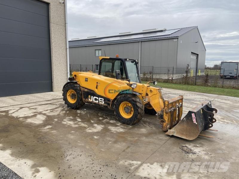 JCB 525.60 伸缩臂叉装车|叉装车