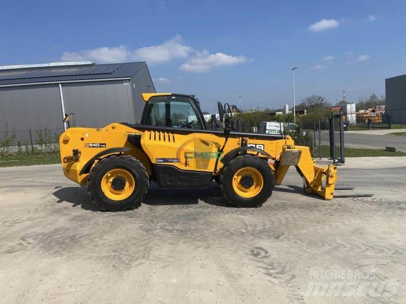 JCB 540-140 伸缩臂叉装车|叉装车
