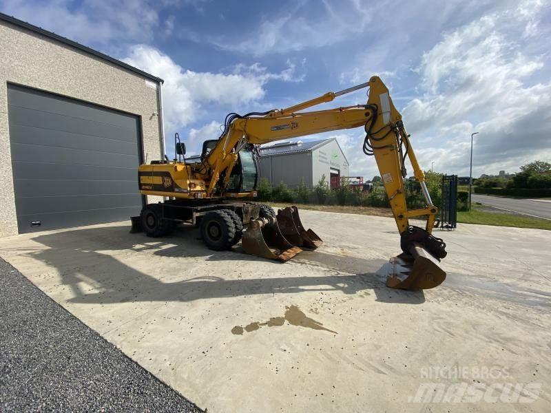 JCB JS145W 轮式挖掘机