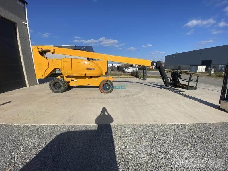 JLG 800AJ 曲臂高空工作平台