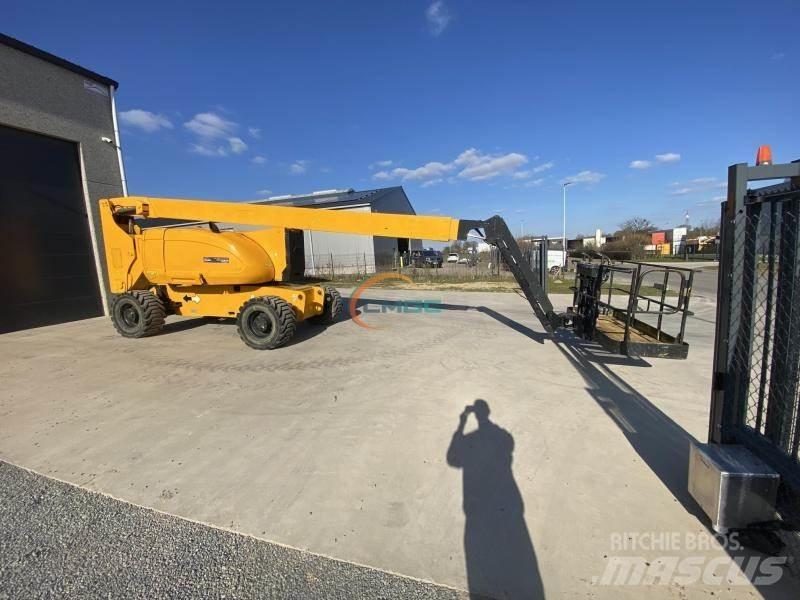 JLG 800AJ 曲臂高空工作平台