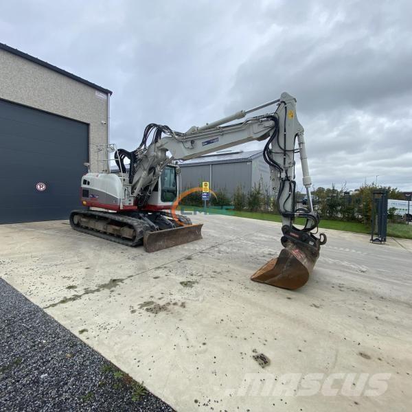 Takeuchi TB215R 轮式挖掘机