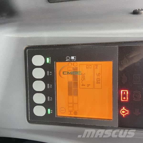 Yanmar VIO38-6 轮式挖掘机