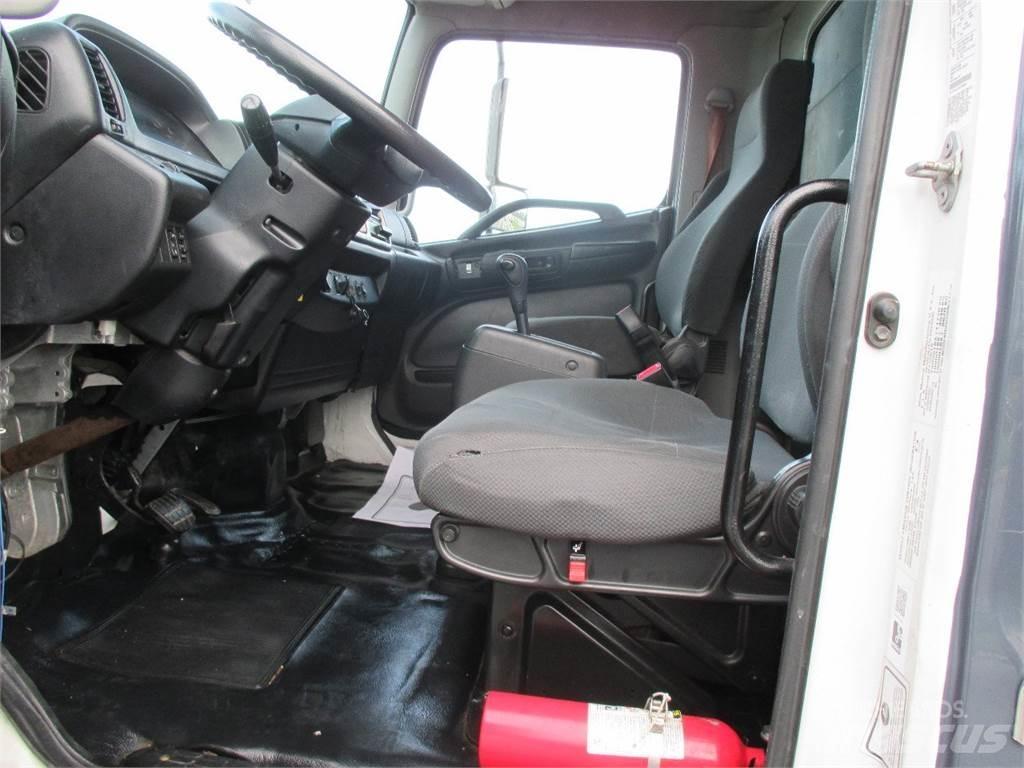 Hino 268 厢式货车
