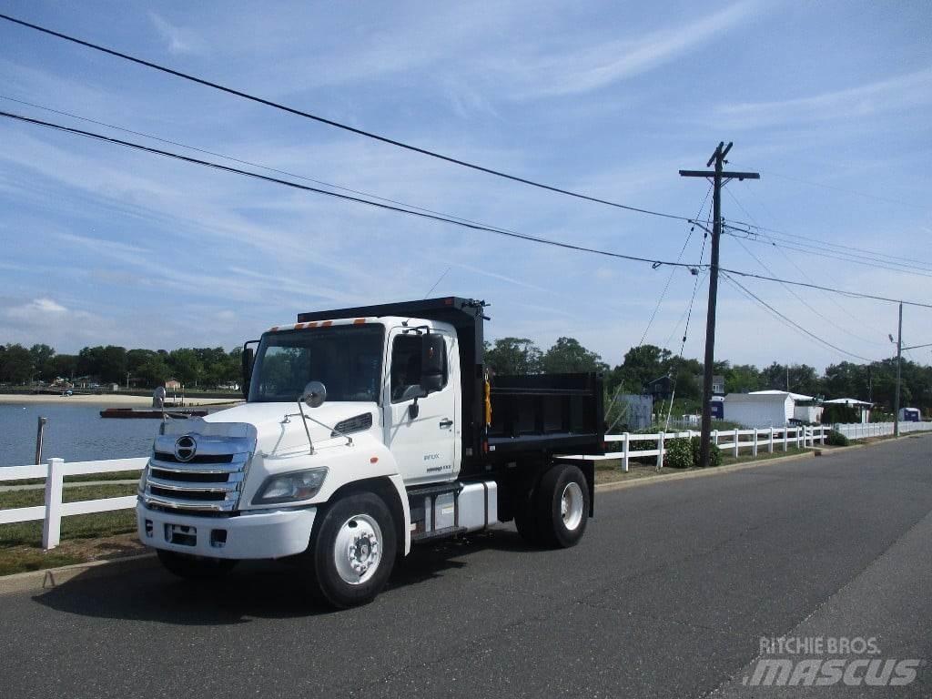 Hino 338 自卸式货车