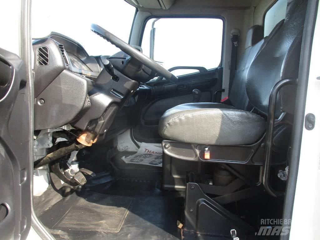 Hino 338 厢式货车