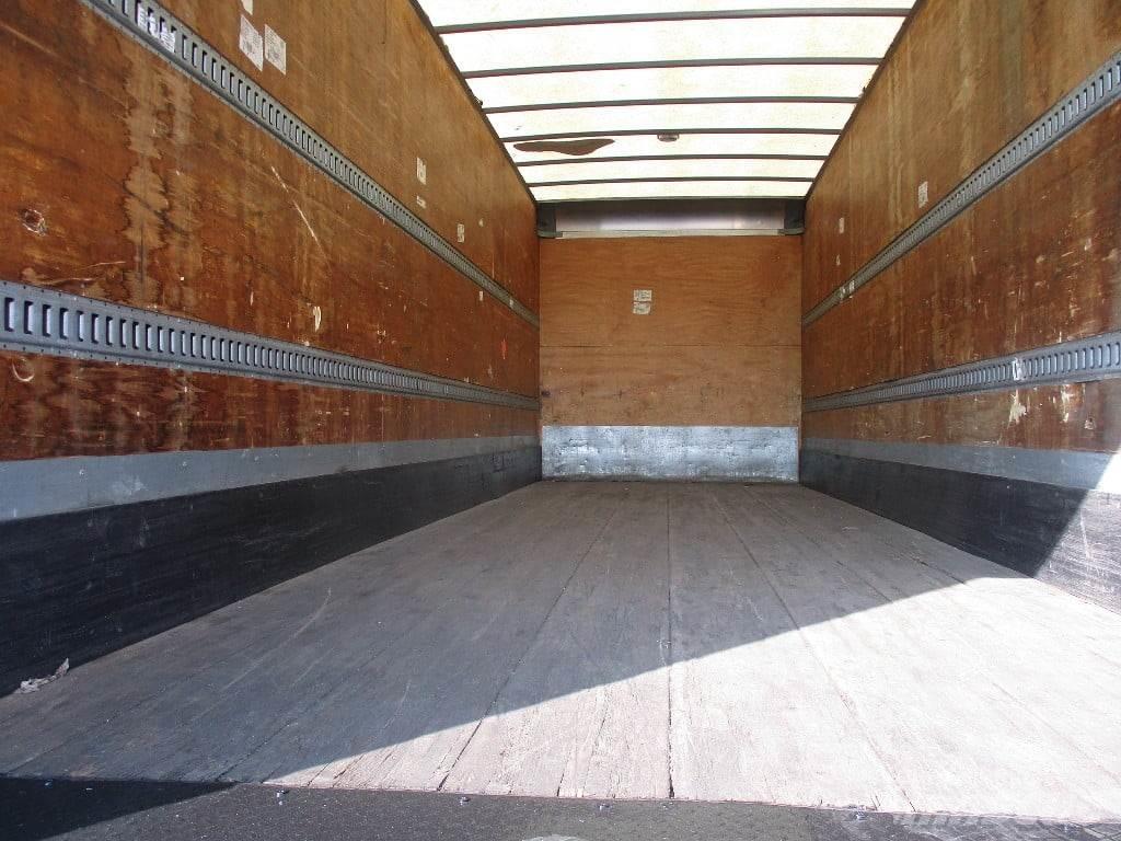 Hino 338 厢式货车
