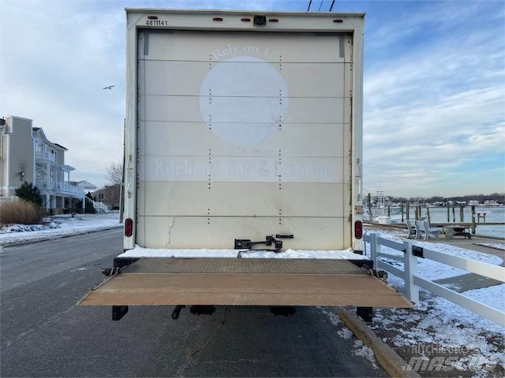 Isuzu FTR 厢式货车