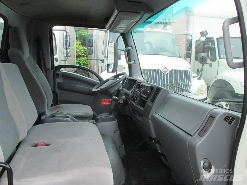 Isuzu NRR 冷藏车