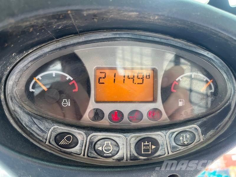 Bobcat T590 HF 小型装载机