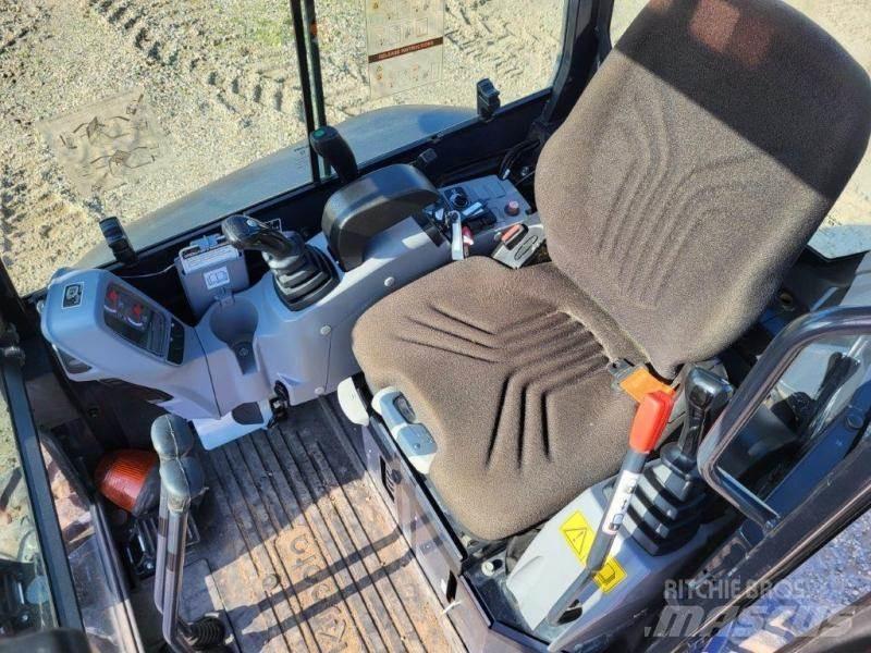 Kubota U27-4 小型挖掘机