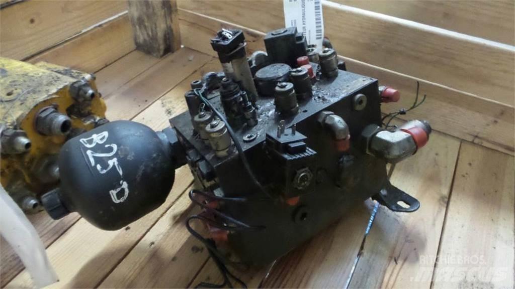 Bell B25D 液压