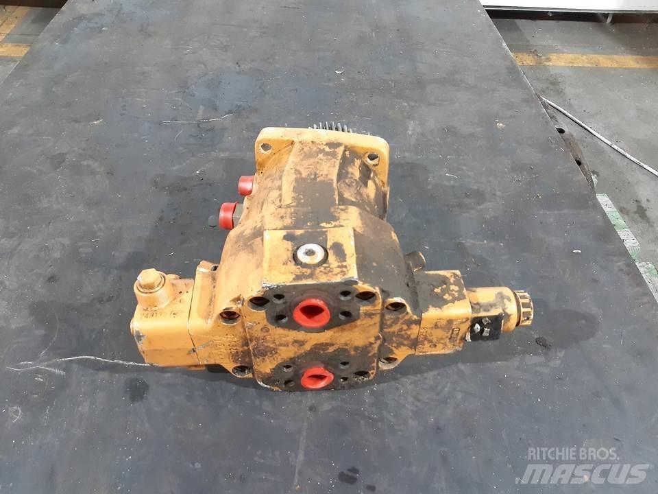 CASE 121D 液压