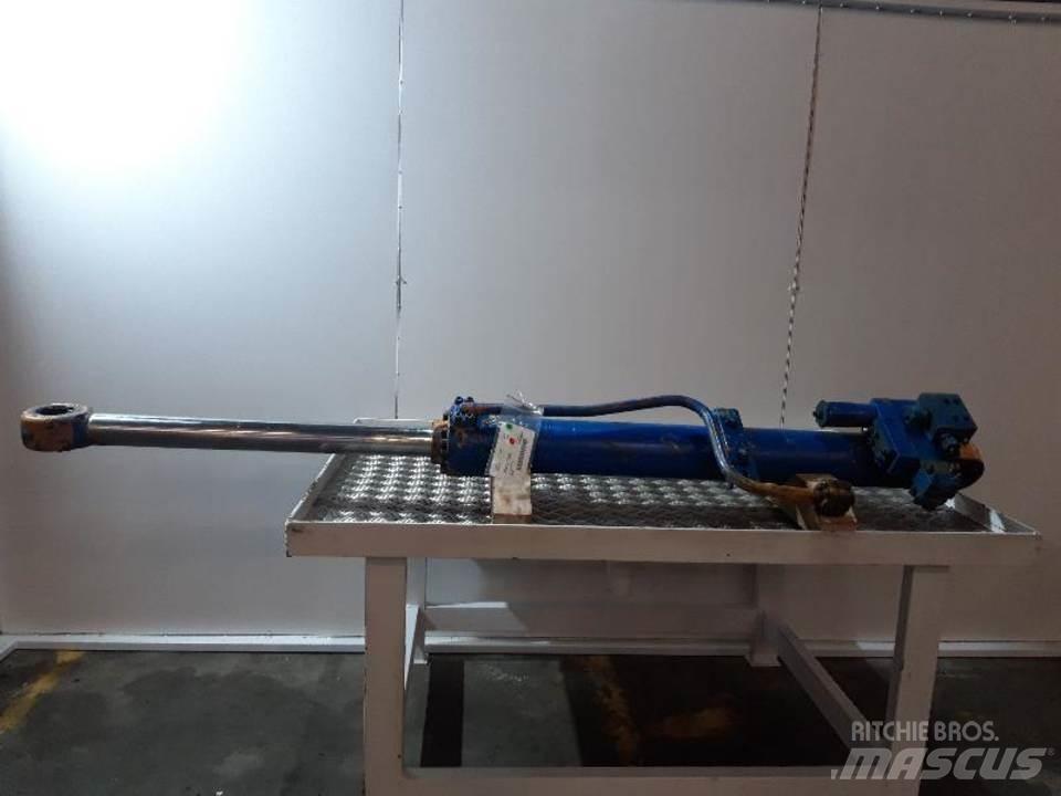 CASE 688B 液压