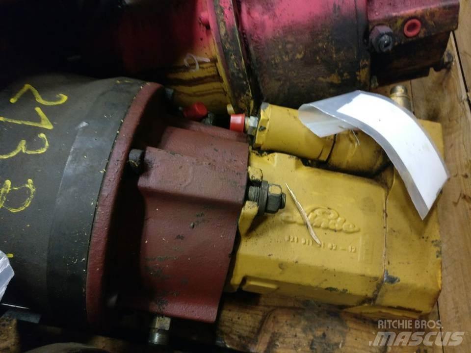 CAT 213B 液压