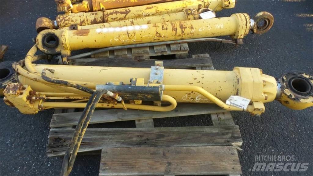 CAT 235 液压