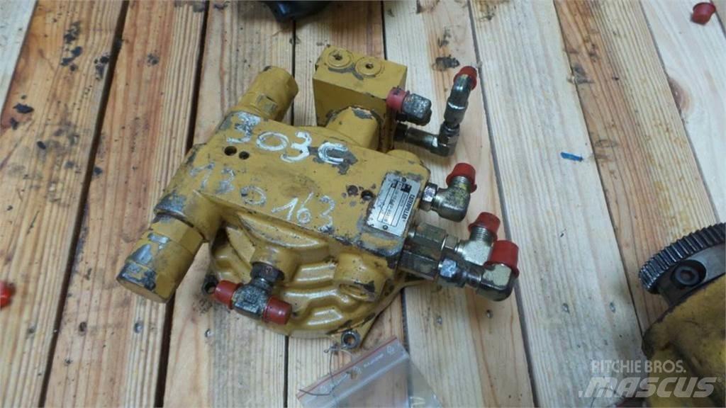 CAT 303C 液压