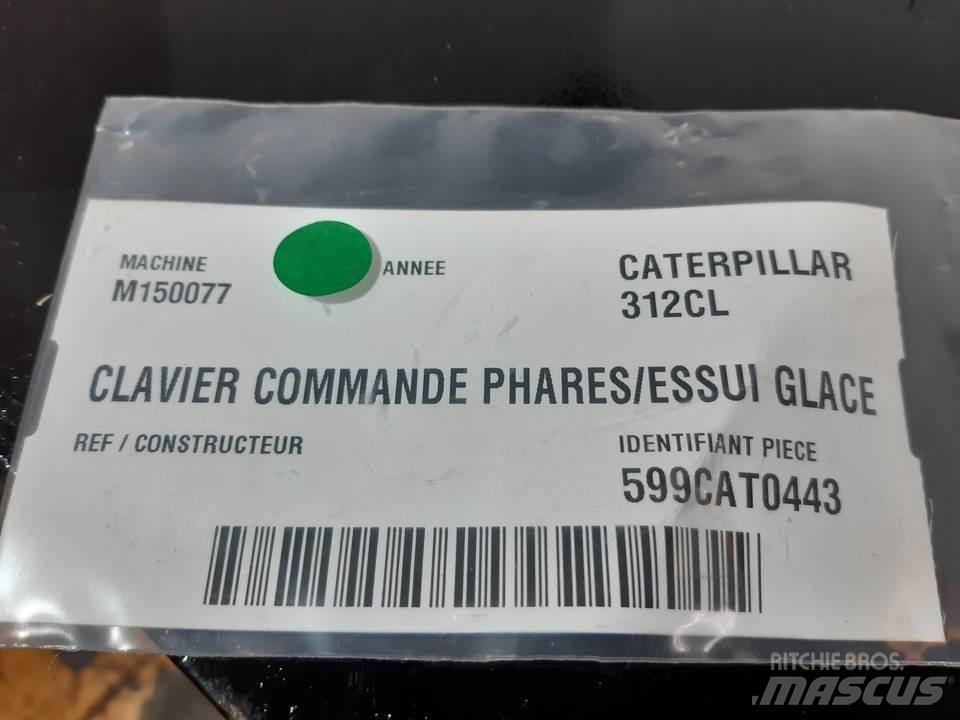 CAT 312CL 驾驶室与内部