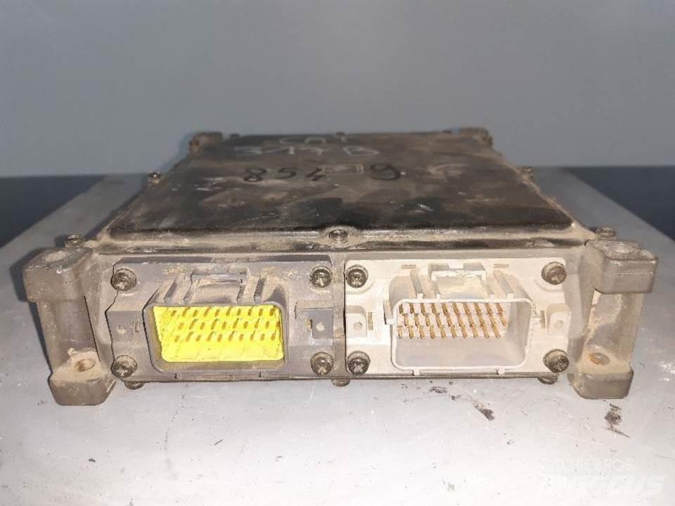 CAT 317B 驾驶室与内部