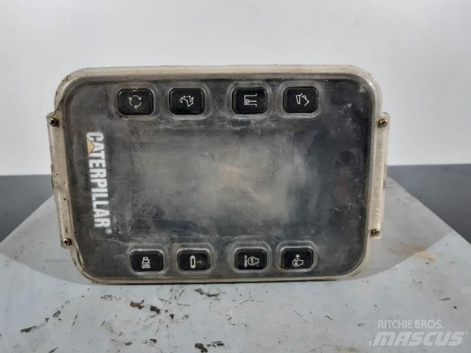 CAT 317BL 驾驶室与内部