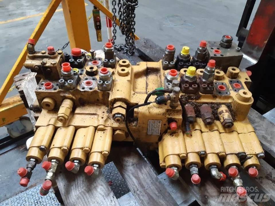 CAT 320B 液压