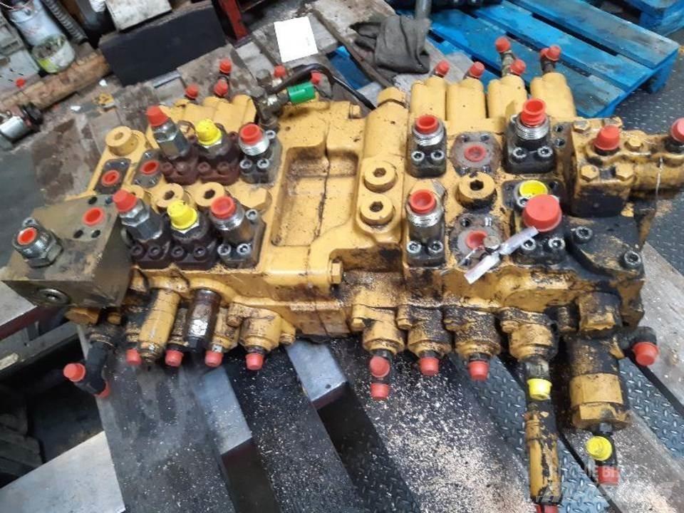 CAT 320B 液压