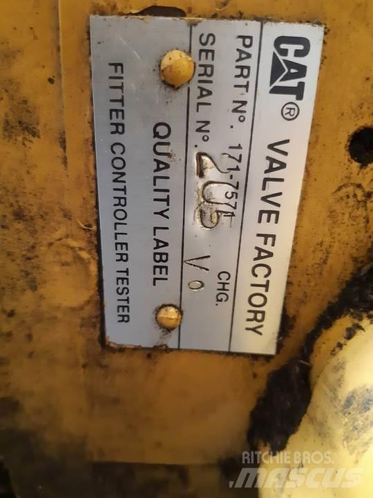 CAT 320B 液压