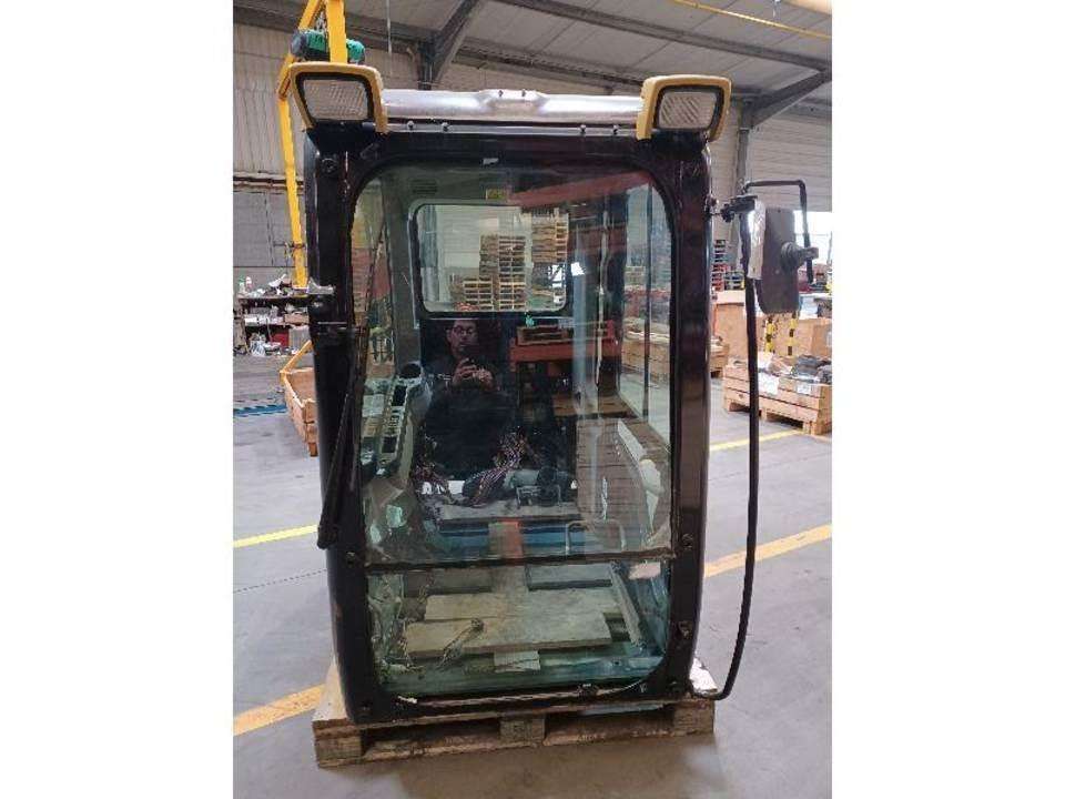 CAT 320DL 驾驶室与内部