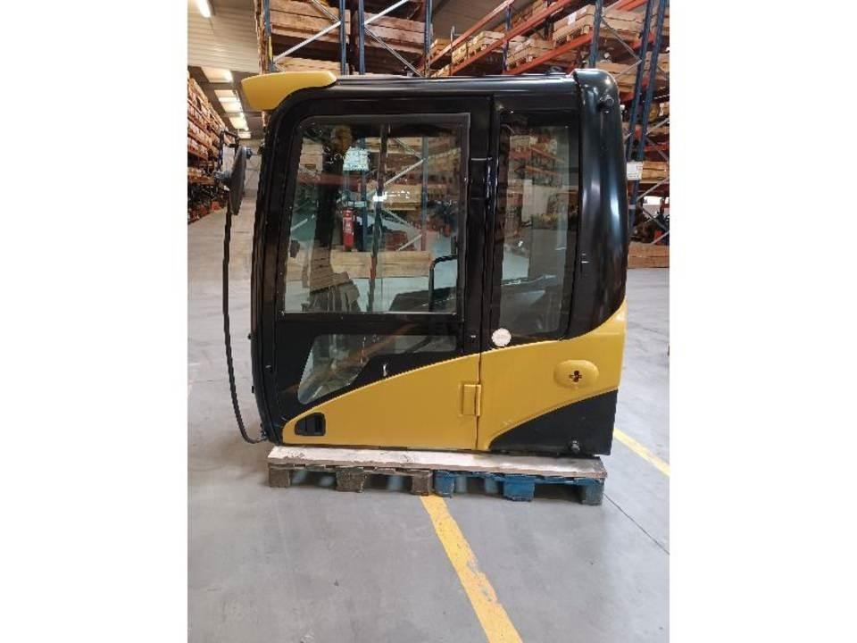 CAT 320DL 驾驶室与内部