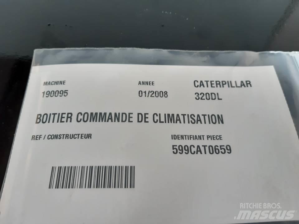 CAT 320DL 驾驶室与内部