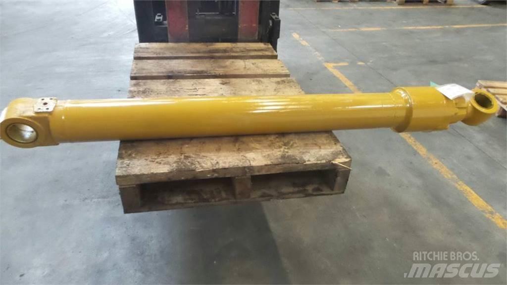 CAT 323D 液压